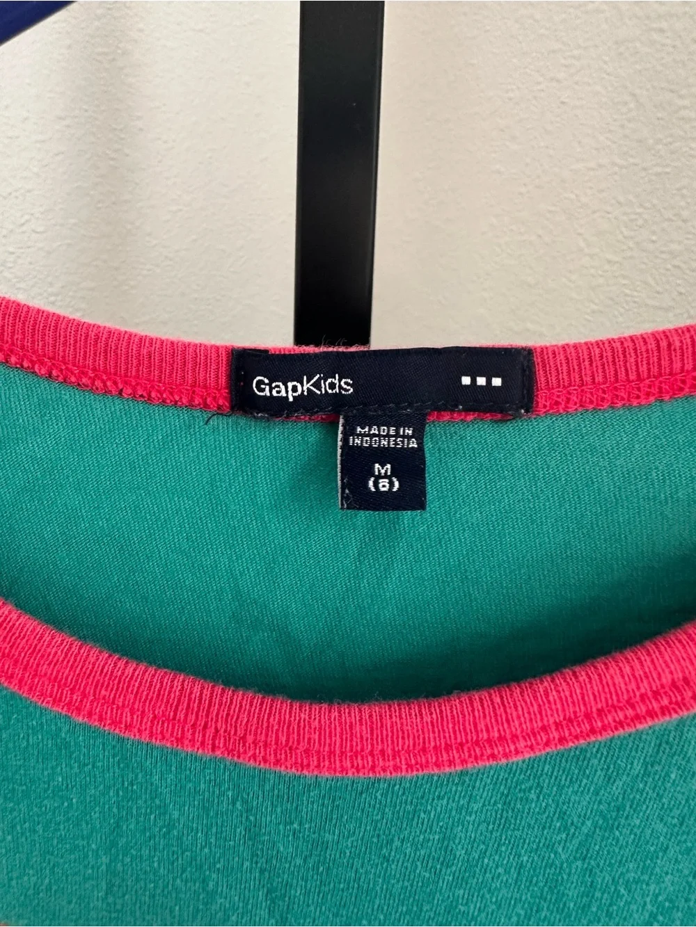 Gap size 8 long sleeve vintage cupcake  top